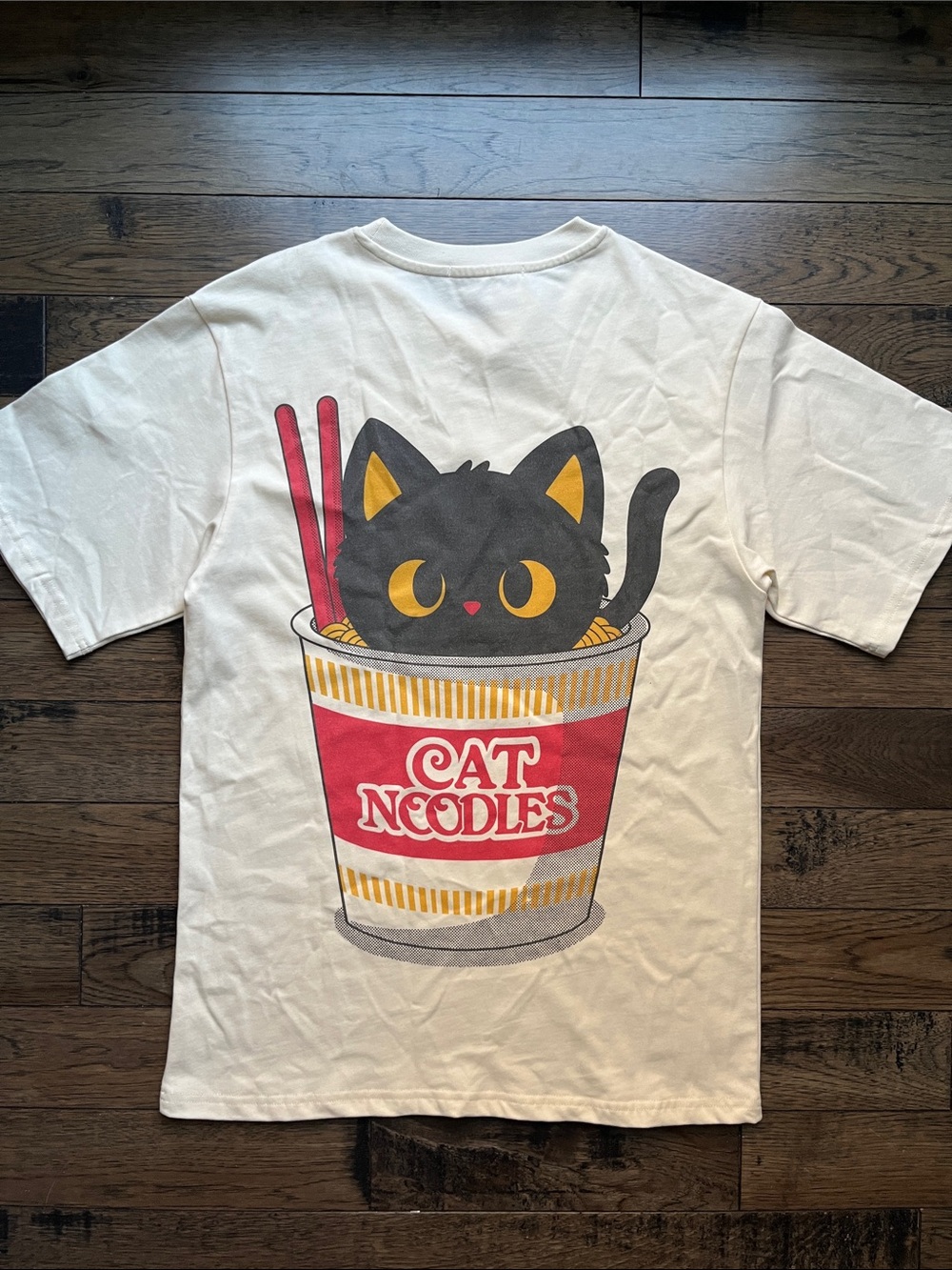 Suzushii Cat Noodles unisex short sleeve tee on beige size small nwot